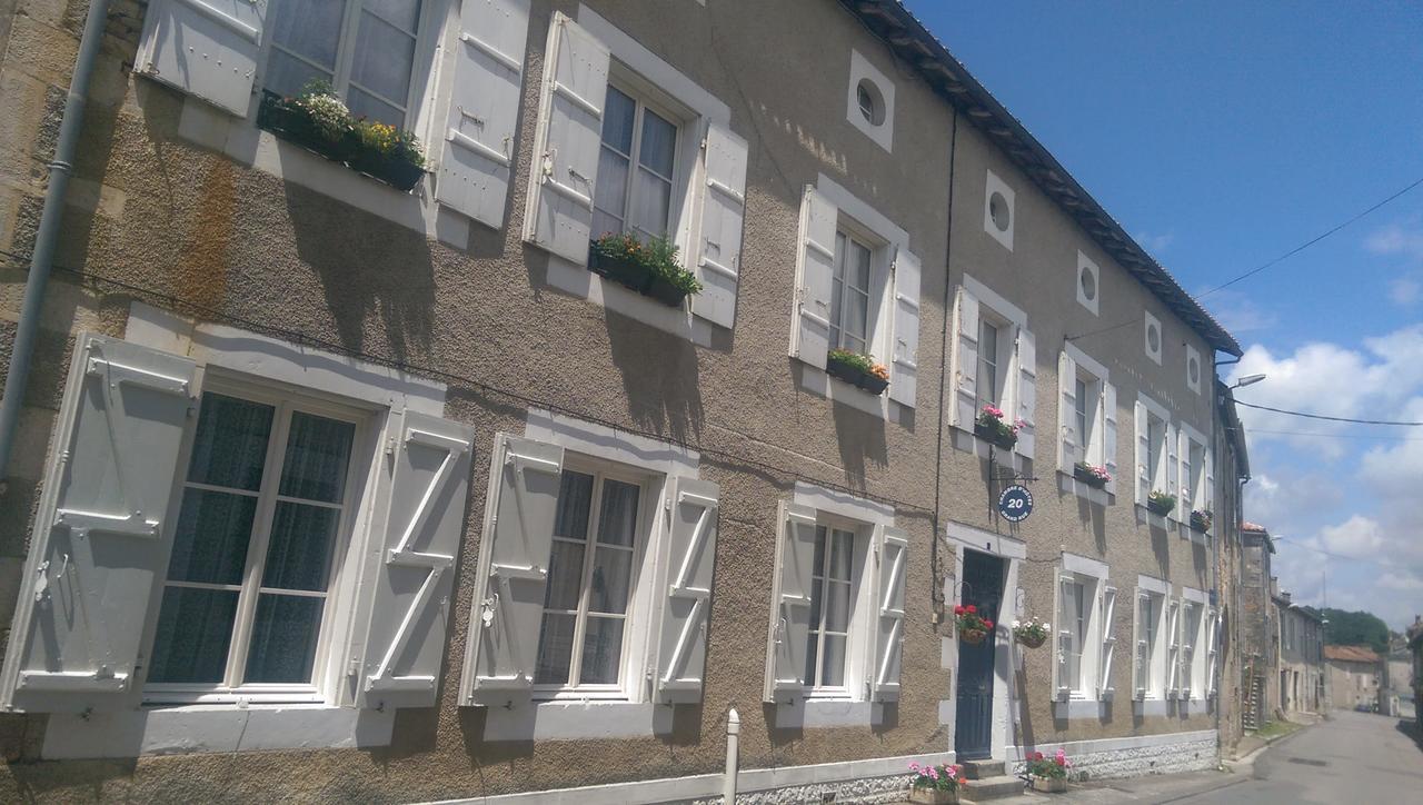 Vingt Grand Rue Panzió Champagne-Mouton Kültér fotó